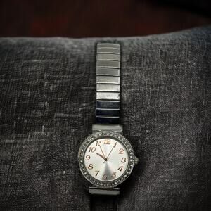 Silver Stretch Band Watch Crystal Rhinestone Bezel Analog Japan Movement 1" Face